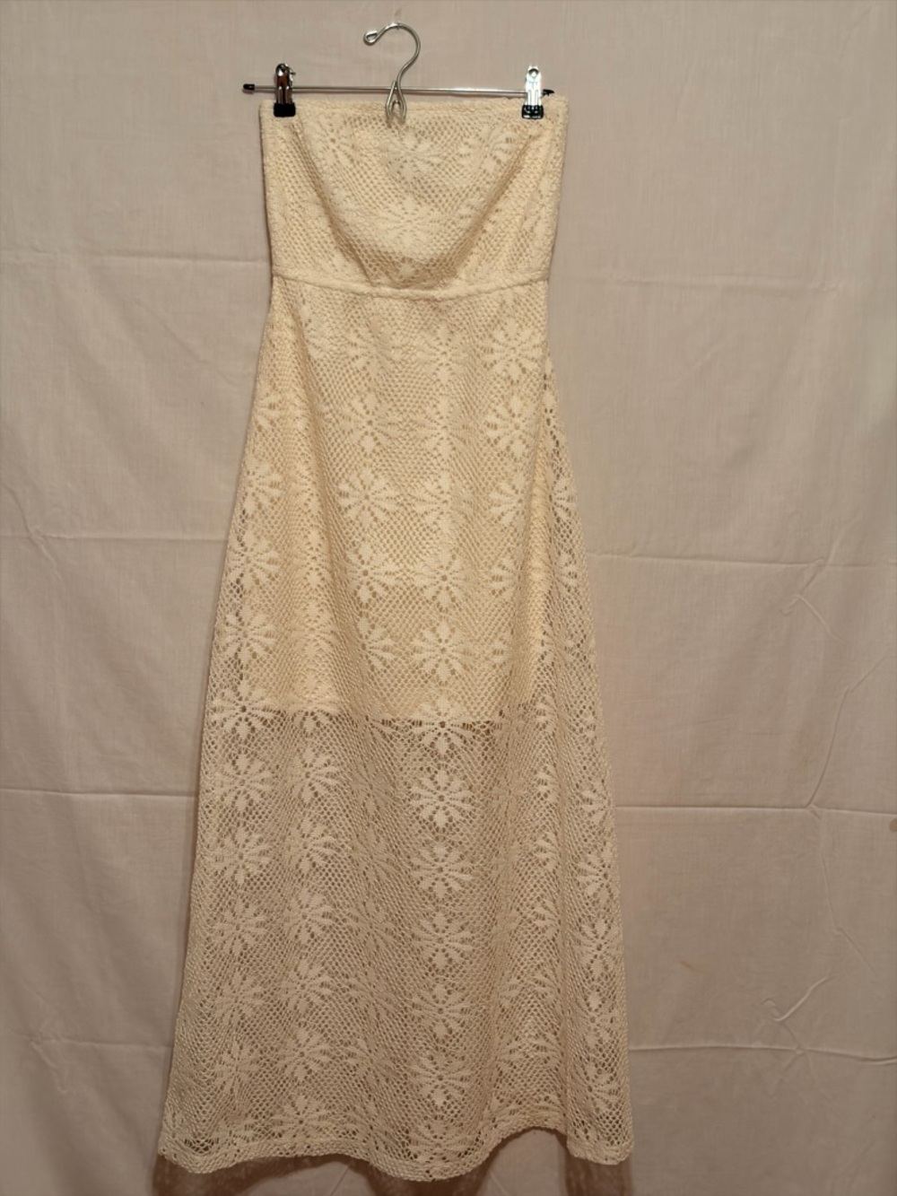 Bohemian-style lace strapless maxi dress featuring a floral crochet patterns